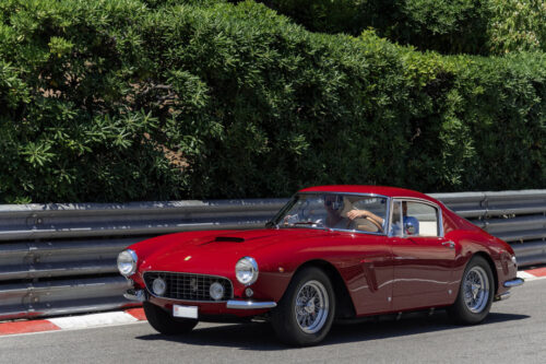 Investing in Classic Cars: Revving Up Your Portfolio with Timeless Treasures